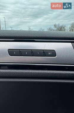 Внедорожник / Кроссовер Volkswagen Touareg 2014 в 