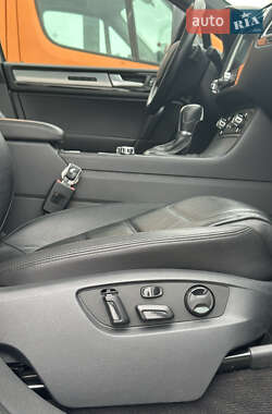 Внедорожник / Кроссовер Volkswagen Touareg 2014 в 