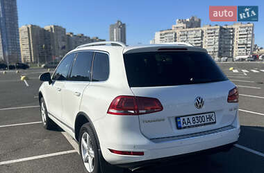 Внедорожник / Кроссовер Volkswagen Touareg 2014 в 