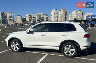 Внедорожник / Кроссовер Volkswagen Touareg 2014 в 