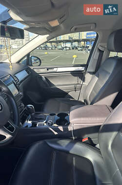 Внедорожник / Кроссовер Volkswagen Touareg 2014 в 