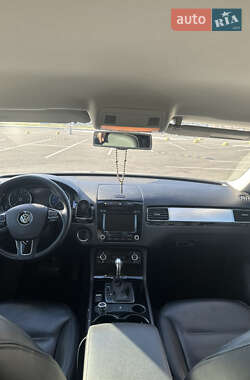 Внедорожник / Кроссовер Volkswagen Touareg 2014 в 