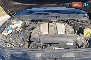 Внедорожник / Кроссовер Volkswagen Touareg 2010 в 
