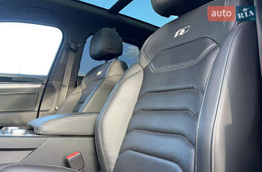 Внедорожник / Кроссовер Volkswagen Touareg 2019 в 