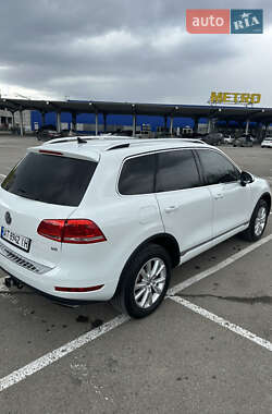 Внедорожник / Кроссовер Volkswagen Touareg 2013 в 