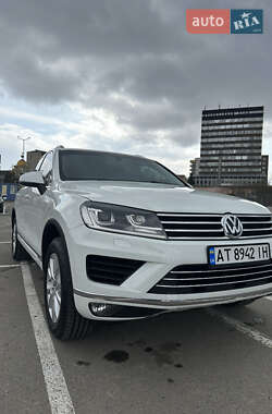 Внедорожник / Кроссовер Volkswagen Touareg 2013 в 