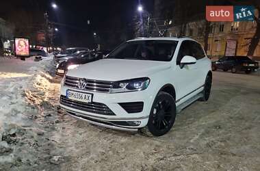 Внедорожник / Кроссовер Volkswagen Touareg 2017 в 