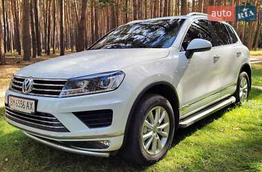 Внедорожник / Кроссовер Volkswagen Touareg 2017 в 