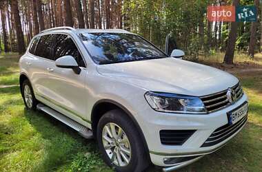 Позашляховик / Кросовер Volkswagen Touareg 2017 в Києві