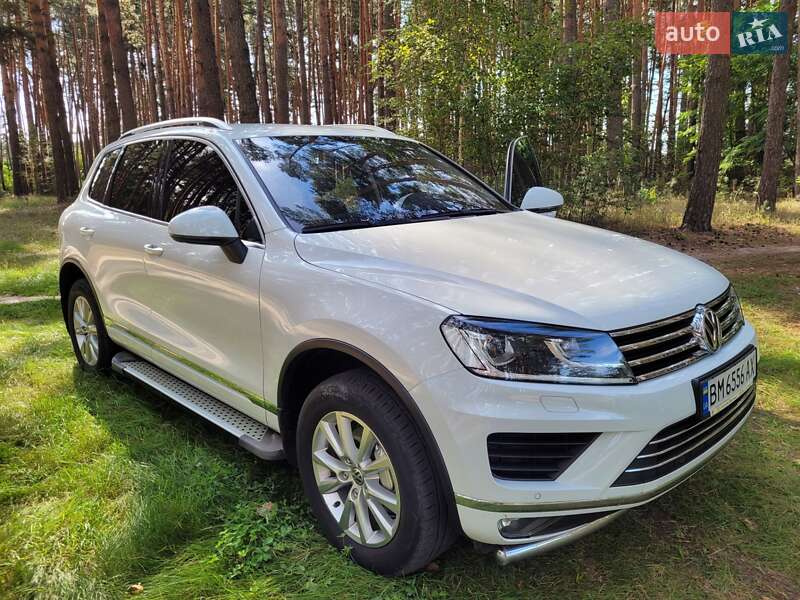 Внедорожник / Кроссовер Volkswagen Touareg 2017 в 