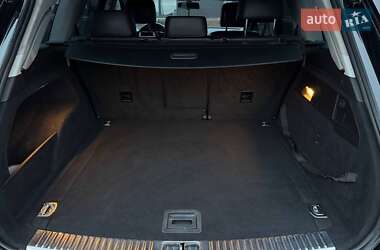 Позашляховик / Кросовер Volkswagen Touareg 2012 в 