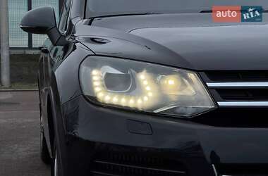 Позашляховик / Кросовер Volkswagen Touareg 2012 в 