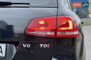Позашляховик / Кросовер Volkswagen Touareg 2012 в 