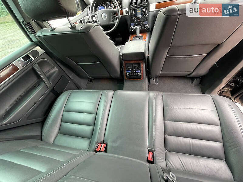 Внедорожник / Кроссовер Volkswagen Touareg 2006 в Киеве