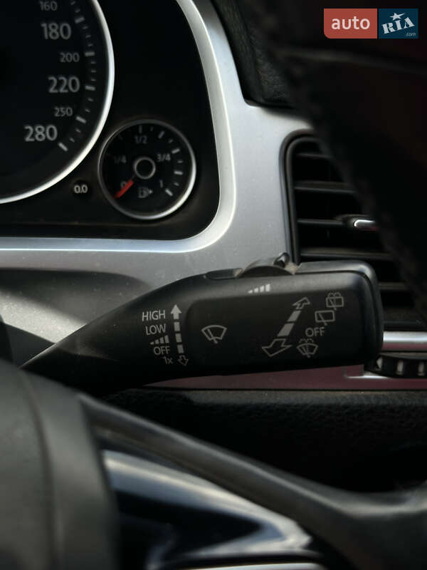 Внедорожник / Кроссовер Volkswagen Touareg 2012 в Николаеве