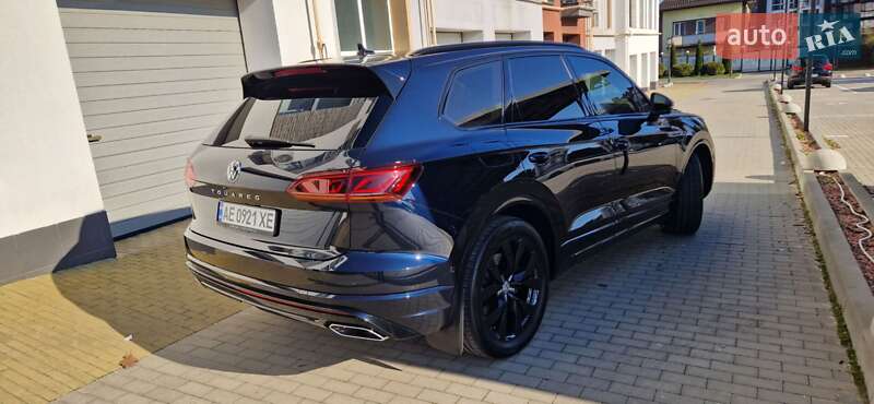 Позашляховик / Кросовер Volkswagen Touareg 2021 в Києві
