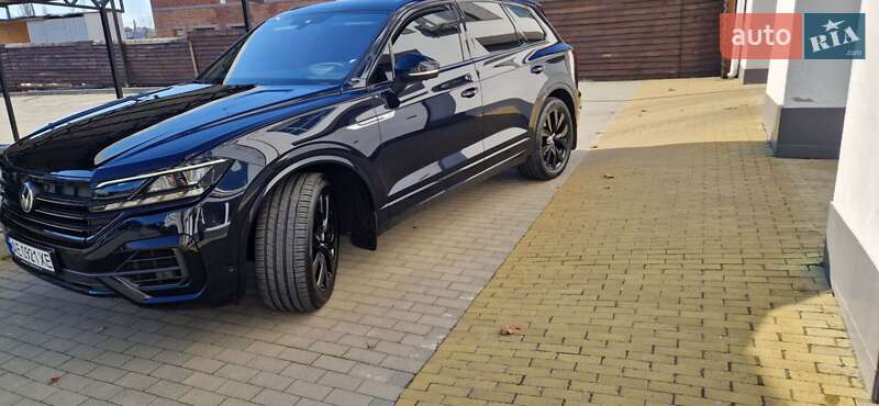 Позашляховик / Кросовер Volkswagen Touareg 2021 в Києві