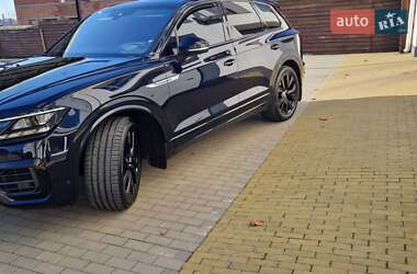 Позашляховик / Кросовер Volkswagen Touareg 2021 в 