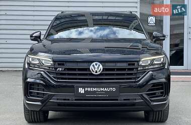 Внедорожник / Кроссовер Volkswagen Touareg 2018 в 