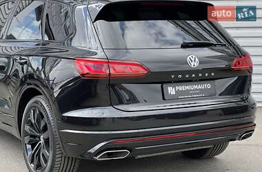 Внедорожник / Кроссовер Volkswagen Touareg 2018 в 