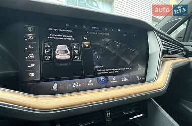 Внедорожник / Кроссовер Volkswagen Touareg 2018 в 