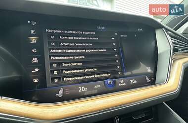 Внедорожник / Кроссовер Volkswagen Touareg 2018 в 