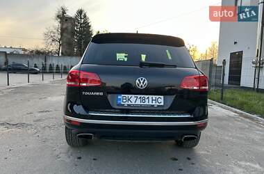 Позашляховик / Кросовер Volkswagen Touareg 2016 в 