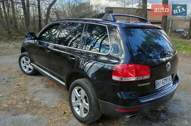 Позашляховик / Кросовер Volkswagen Touareg 2004 в 