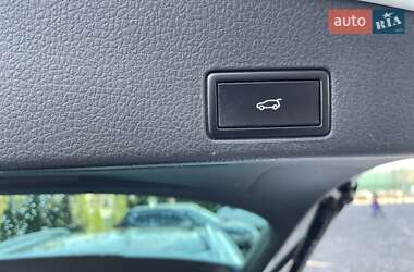 Позашляховик / Кросовер Volkswagen Touareg 2017 в 