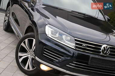Позашляховик / Кросовер Volkswagen Touareg 2016 в 