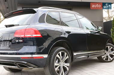 Позашляховик / Кросовер Volkswagen Touareg 2016 в 