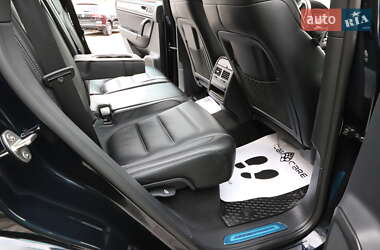 Позашляховик / Кросовер Volkswagen Touareg 2016 в 