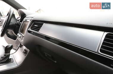 Позашляховик / Кросовер Volkswagen Touareg 2016 в 