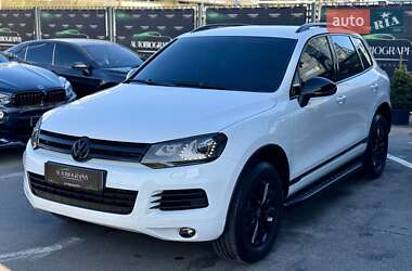 Позашляховик / Кросовер Volkswagen Touareg 2013 в 