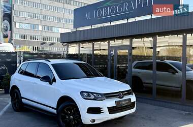 Позашляховик / Кросовер Volkswagen Touareg 2013 в 