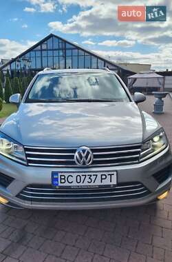 Внедорожник / Кроссовер Volkswagen Touareg 2016 в 