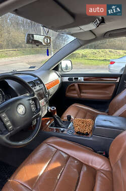 Внедорожник / Кроссовер Volkswagen Touareg 2004 в 