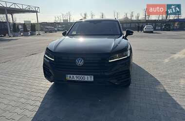 Внедорожник / Кроссовер Volkswagen Touareg 2019 в 