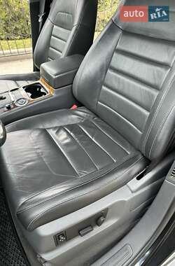 Внедорожник / Кроссовер Volkswagen Touareg 2007 в 