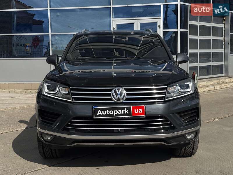 Внедорожник / Кроссовер Volkswagen Touareg 2015 в Харькове