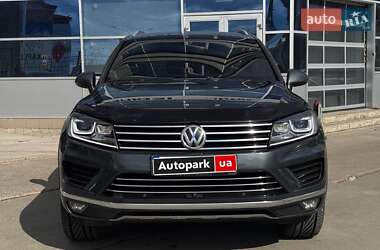 Внедорожник / Кроссовер Volkswagen Touareg 2015 в 