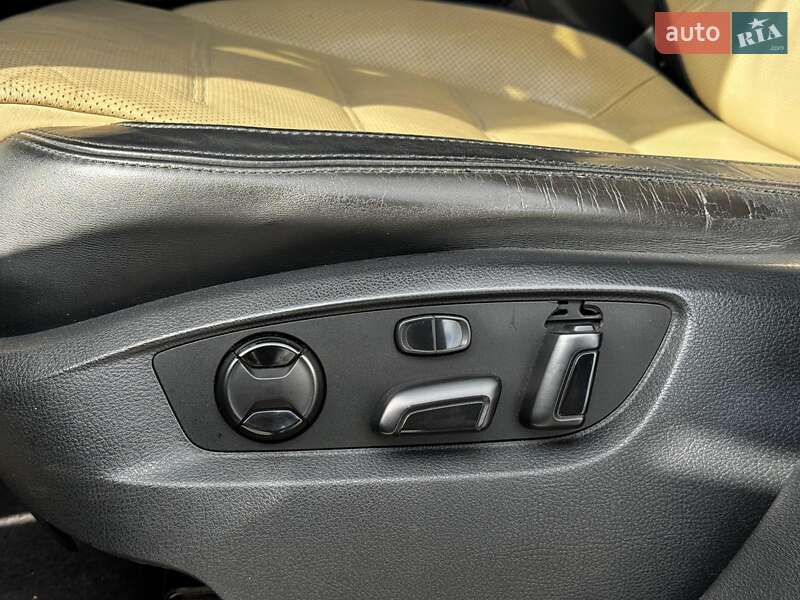 Внедорожник / Кроссовер Volkswagen Touareg 2015 в Харькове