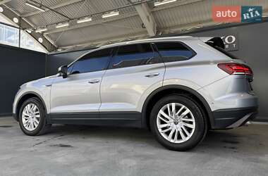 Позашляховик / Кросовер Volkswagen Touareg 2021 в 