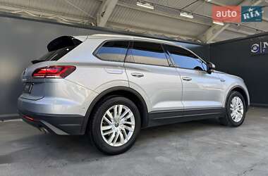 Позашляховик / Кросовер Volkswagen Touareg 2021 в 