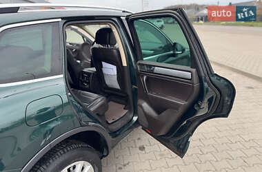 Позашляховик / Кросовер Volkswagen Touareg 2011 в 
