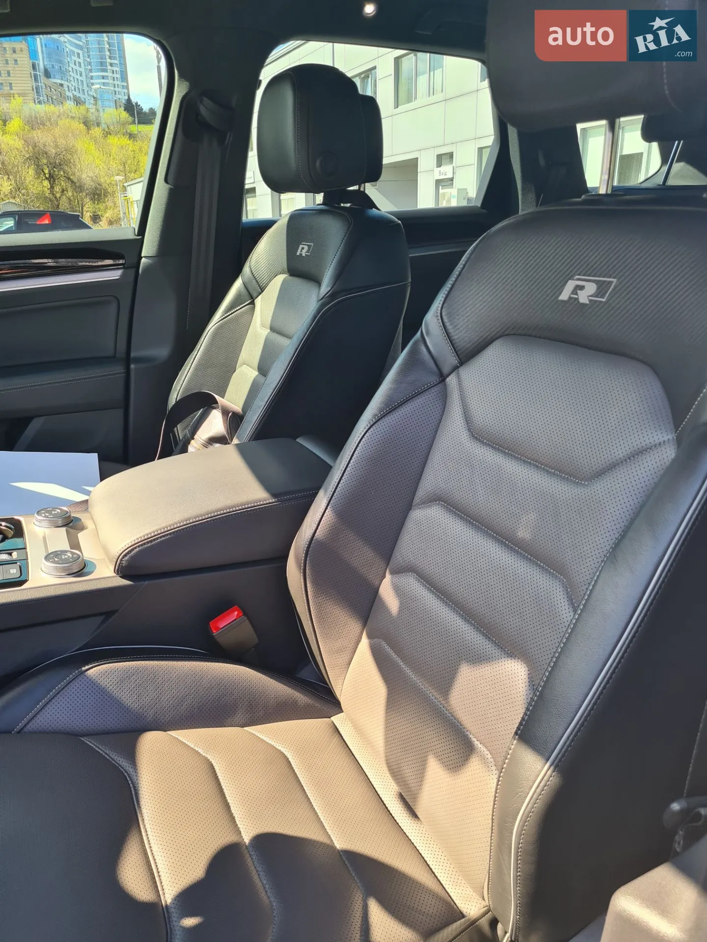 2020 Volkswagen Touareg - мініатюра 22