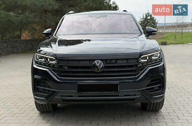 Позашляховик / Кросовер Volkswagen Touareg 2018 в 
