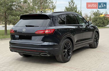 Позашляховик / Кросовер Volkswagen Touareg 2018 в 