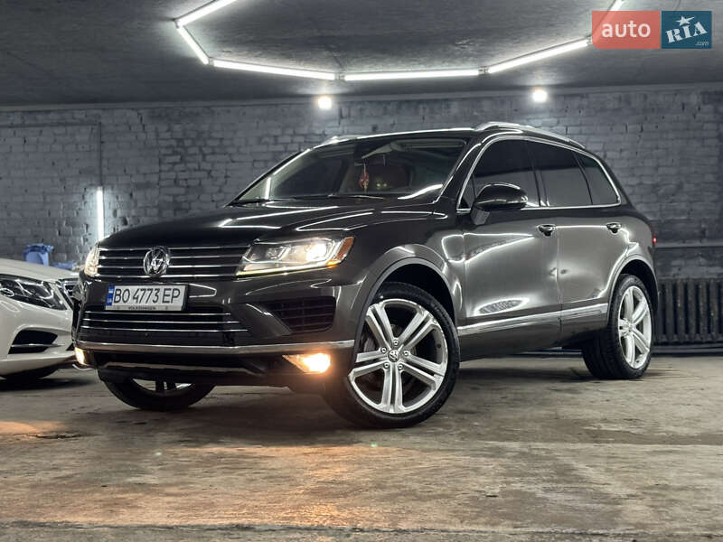 Внедорожник / Кроссовер Volkswagen Touareg 2016 в 