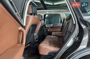 Внедорожник / Кроссовер Volkswagen Touareg 2016 в 
